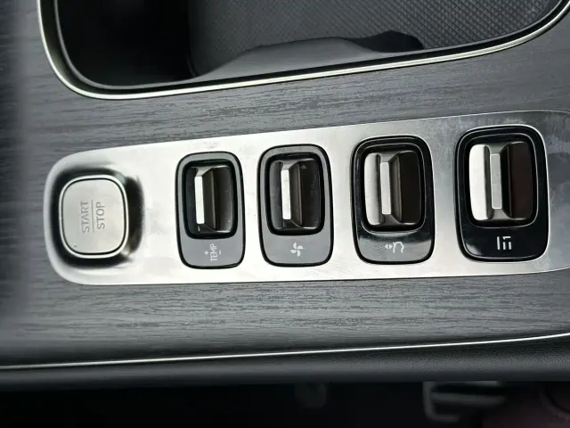 Xiaomi SU7 — Фото автомобиля 18