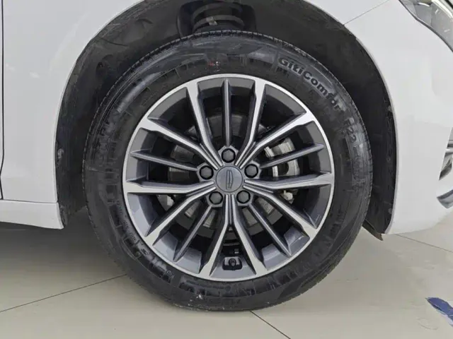 Geely Xingrui — Фото автомобиля 6