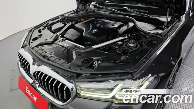 BMW 5-Series 5 серия (G30) 530i xDrive M Sport — Фото автомобиля 6