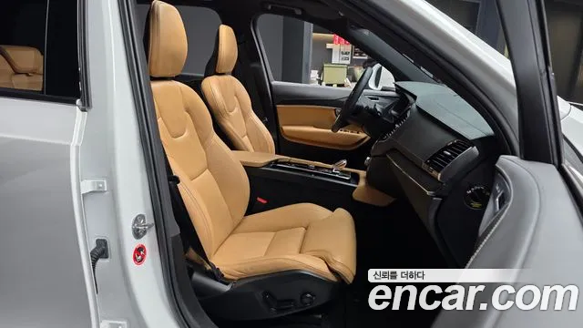 Volvo XC90 — Фото автомобиля 17