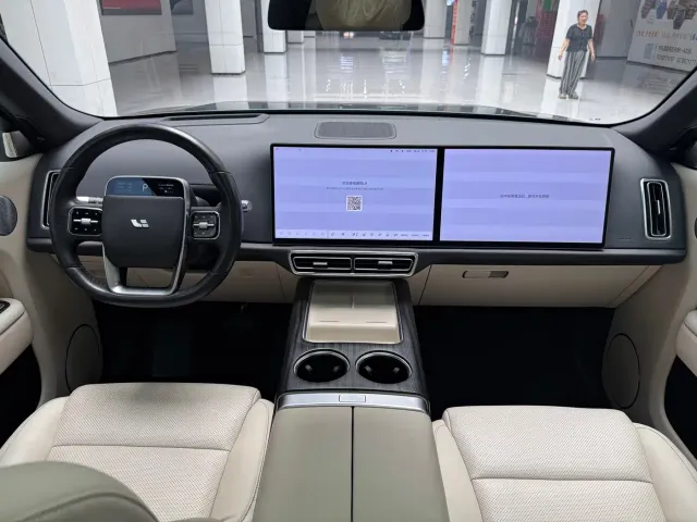 Li Auto L9 — Фото автомобиля 14
