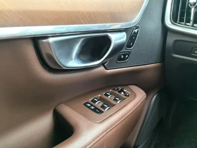 Volvo S90 — Фото автомобиля 17