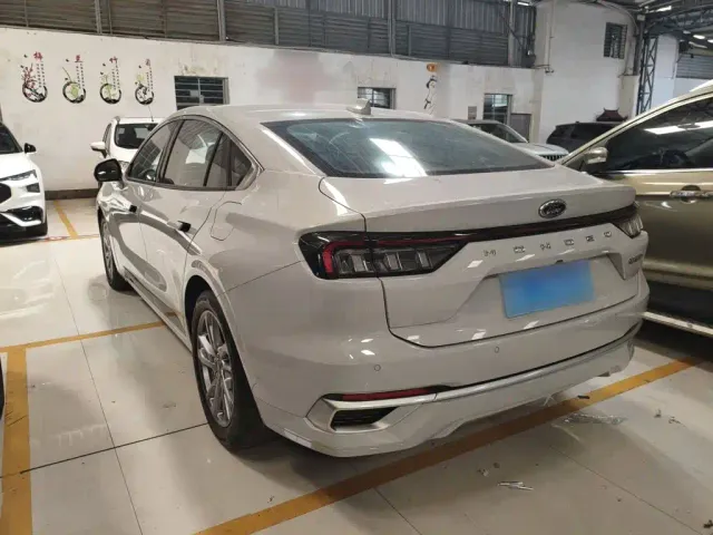 Ford Mondeo — Фото автомобиля 4