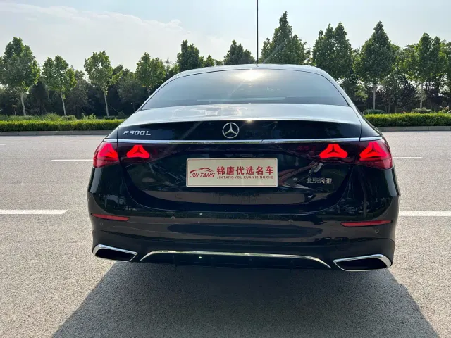 Mercedes-Benz E-Class — Фото автомобиля 14