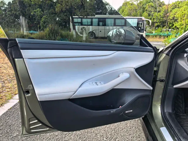 Xiaomi SU7 — Фото автомобиля 29