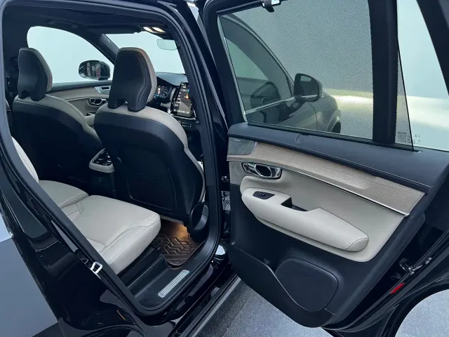 Volvo XC90 — Фото автомобиля 16
