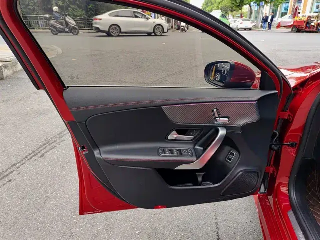 Mercedes-Benz A-Class — Фото автомобиля 6