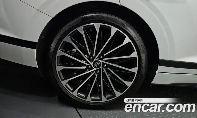 Hyundai Grandeur GN7 — Фото автомобиля 5