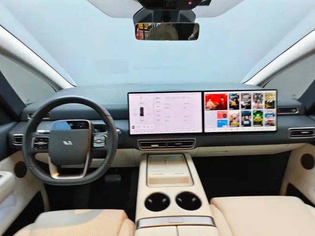 Li Auto MEGA — Фото автомобиля 14