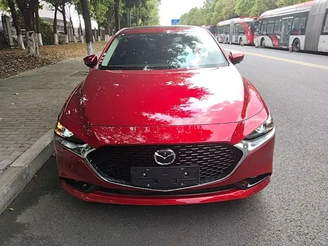 Mazda Axela — Фото автомобиля 2
