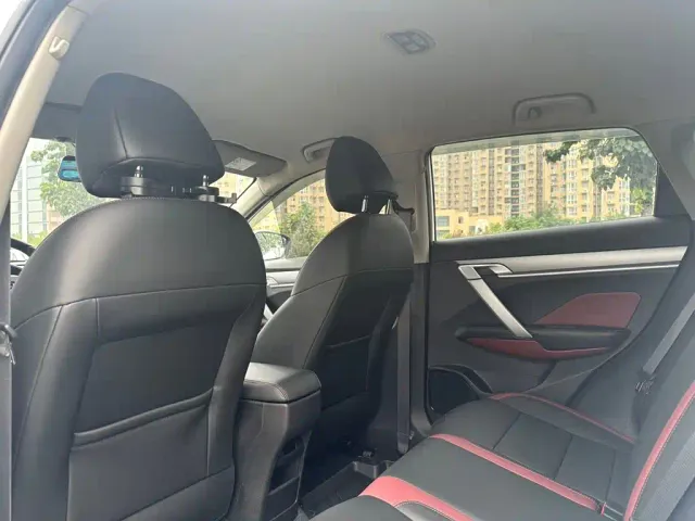 Geely Binyue — Фото автомобиля 6