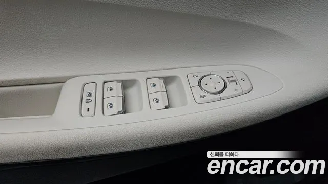 Hyundai Grandeur Grandeur (New) Hybrid — Фото автомобиля 26