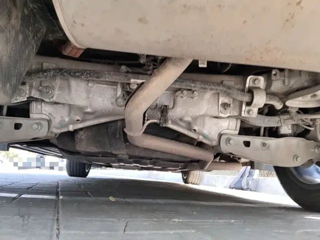 Li Auto L8 — Фото автомобиля 24