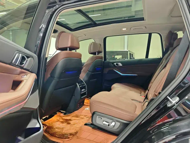 BMW X7 — Фото автомобиля 9