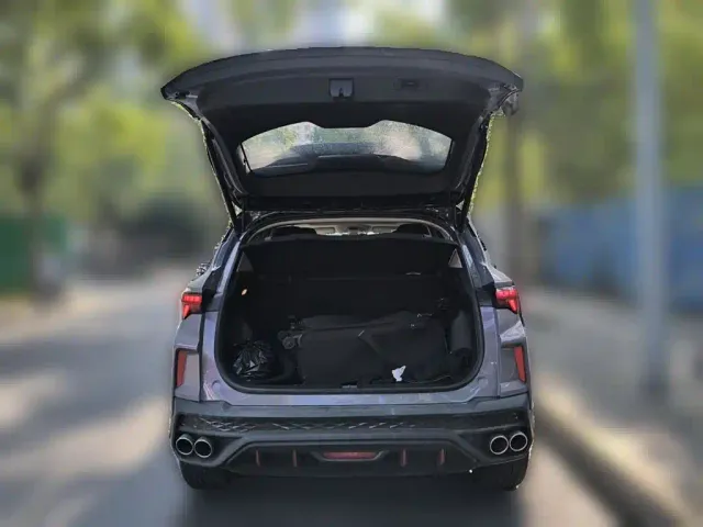Geely Binyue — Фото автомобиля 15