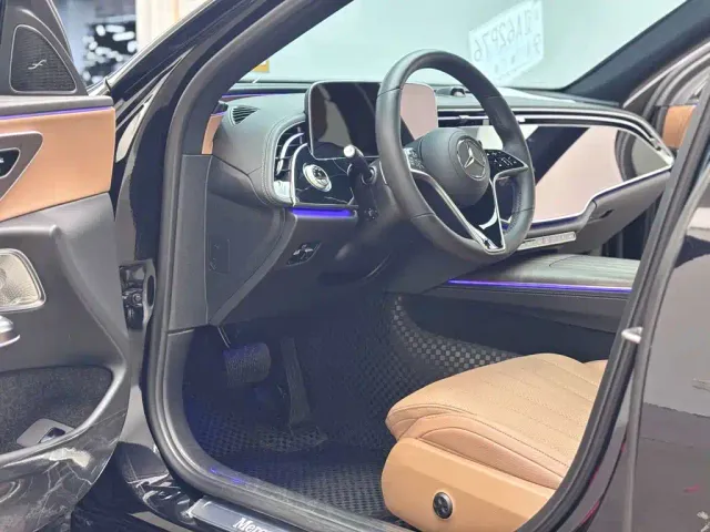 Mercedes-Benz E-Class — Фото автомобиля 17