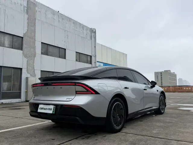 Xpeng P7+ — Фото автомобиля 9