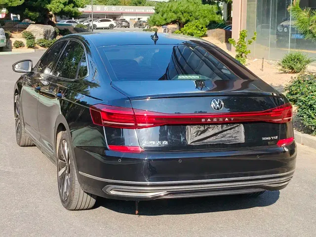 Volkswagen Passat — Фото автомобиля 16