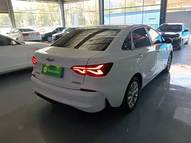 Chevrolet Monza — Фото автомобиля 6