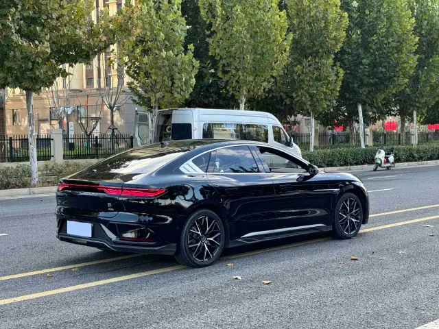 BYD Han — Фото автомобиля 9