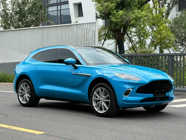 Aston Martin DBX — Фото автомобиля 3