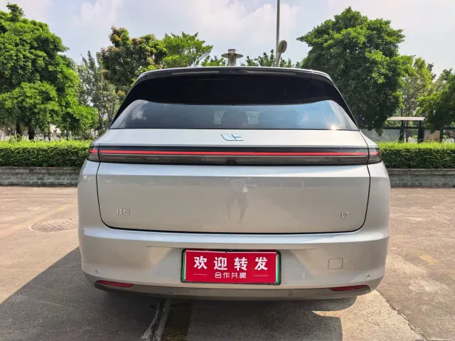 Li Auto L7 — Фото автомобиля 5