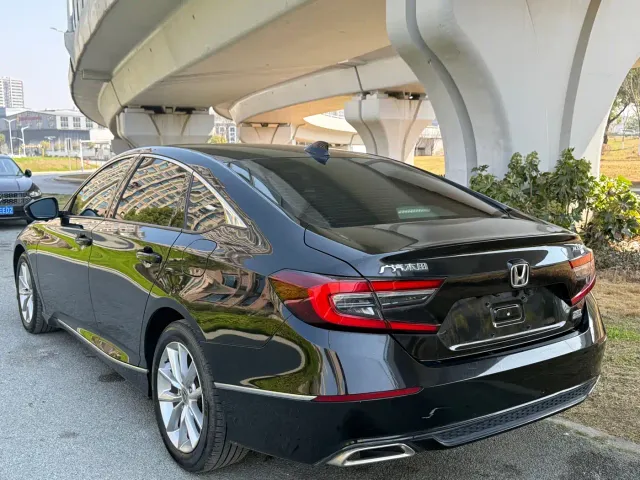 Honda Accord — Фото автомобиля 5