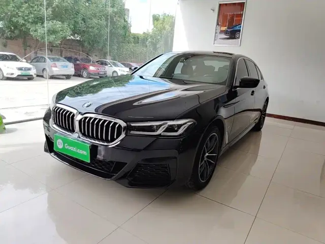 Фотография автомобиля — BMW 5 Series
