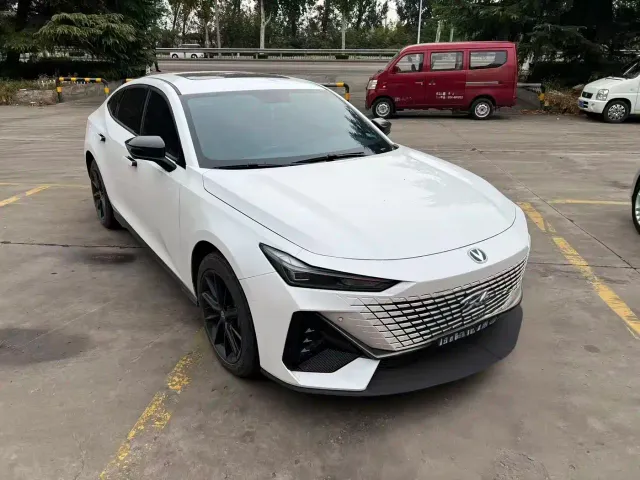 Фотография автомобиля — Changan UNI-V
