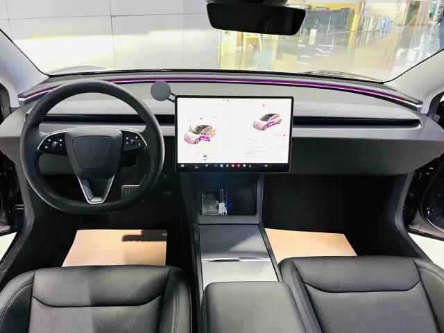 Tesla Model 3 — Фото автомобиля 9