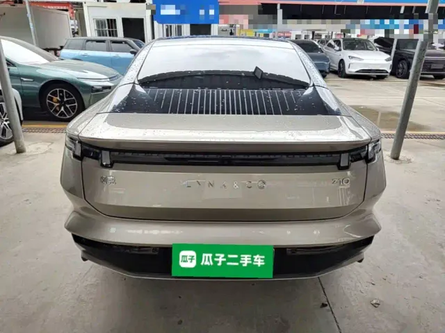Lynk & Co Z10 — Фото автомобиля 5