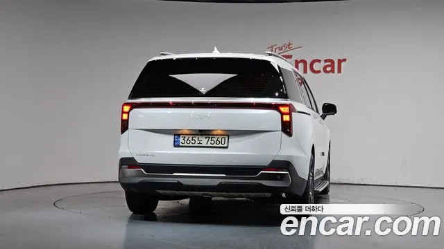 Kia Canival — Фото автомобиля 4