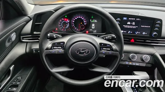 Hyundai AVANTE Avante (CN7) — Фото автомобиля 13