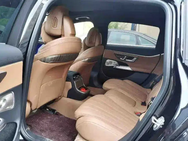 Mercedes-Benz E-Class — Фото автомобиля 8