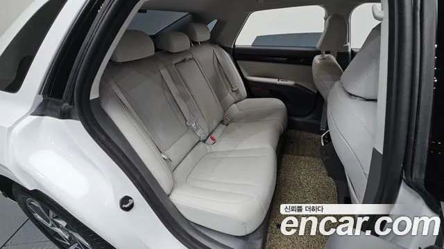 Hyundai Grandeur GN7 — Фото автомобиля 17