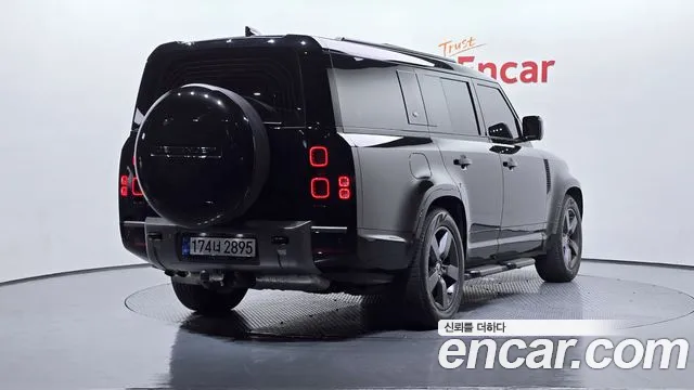 Land Rover Defender — Фото автомобиля 2