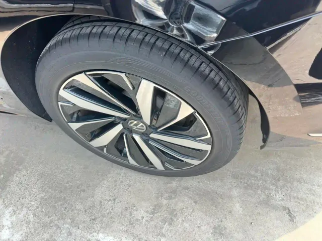 Volkswagen Passat — Фото автомобиля 15