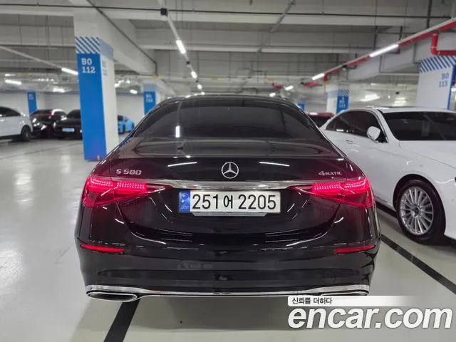 Mercedes-Benz S-Class — Фото автомобиля 2