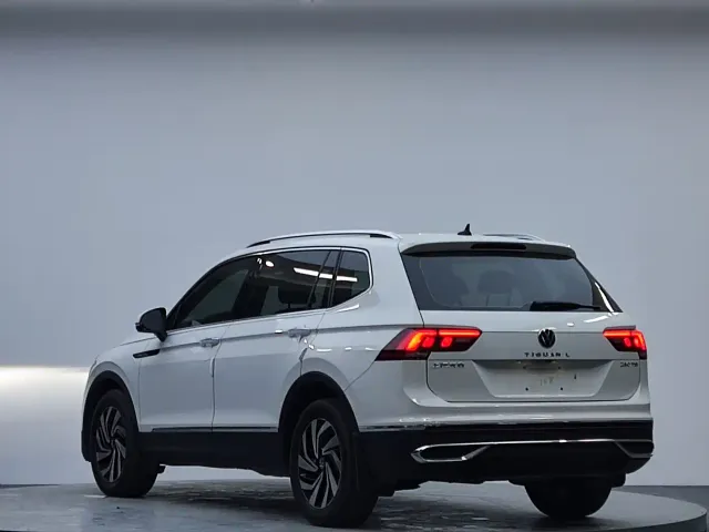Volkswagen Tiguan L — Фото автомобиля 5