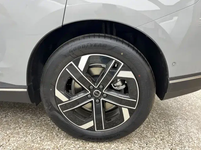 Volvo XC70 Plug-in Hybrid — Фото автомобиля 7
