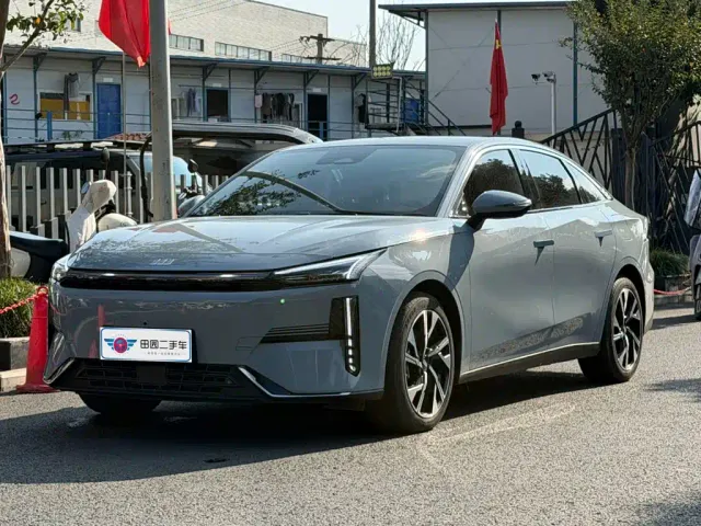 Фотография автомобиля — Geely Galaxy L6