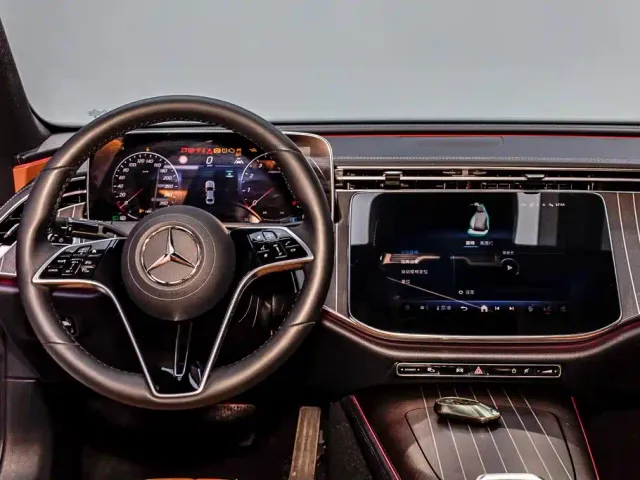 Mercedes-Benz E-Class — Фото автомобиля 25