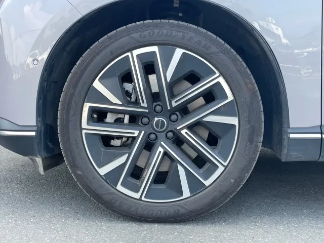 Volvo XC70 Plug-in Hybrid — Фото автомобиля 17