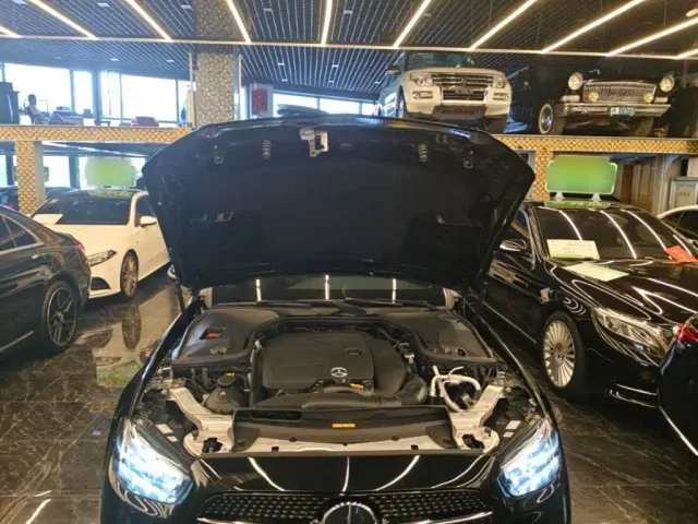 Mercedes-Benz E-Class — Фото автомобиля 19