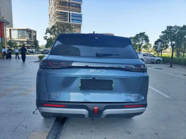 BYD Hai Shi 07 DM-i — Фото автомобиля 8