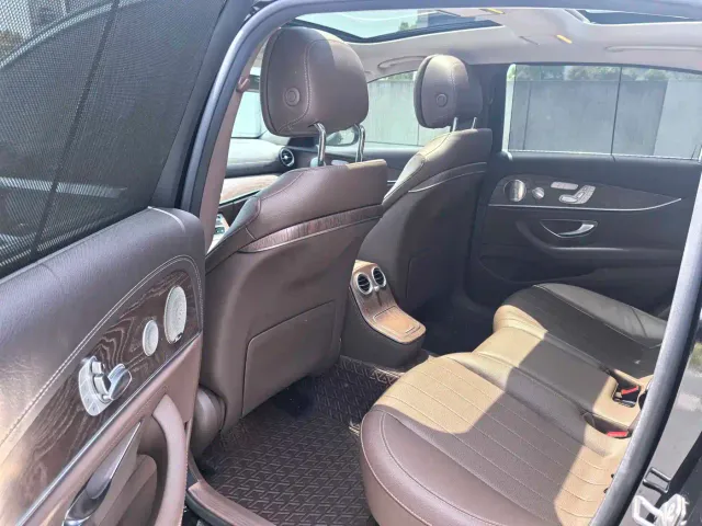 Mercedes-Benz E-Class — Фото автомобиля 11