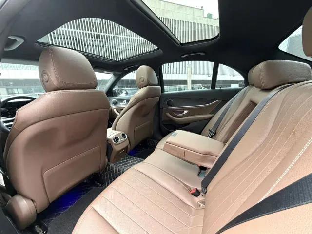 Mercedes-Benz E-Class — Фото автомобиля 7