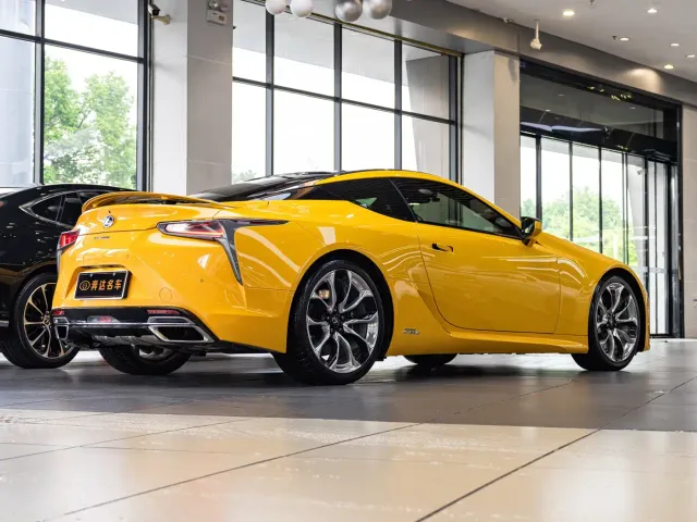 Lexus LC — Фото автомобиля 3