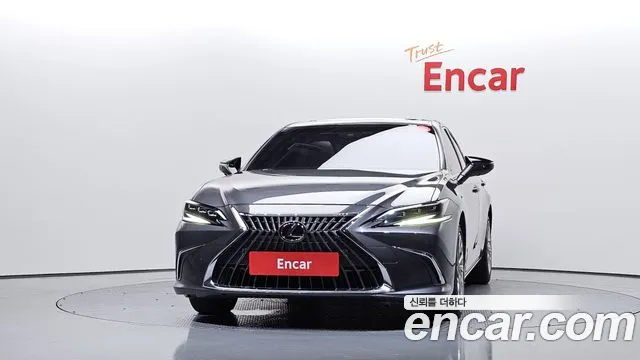 Lexus ES — Фото автомобиля 3