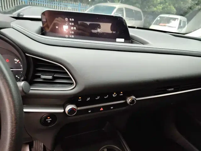 Mazda CX-30 EV — Фото автомобиля 12